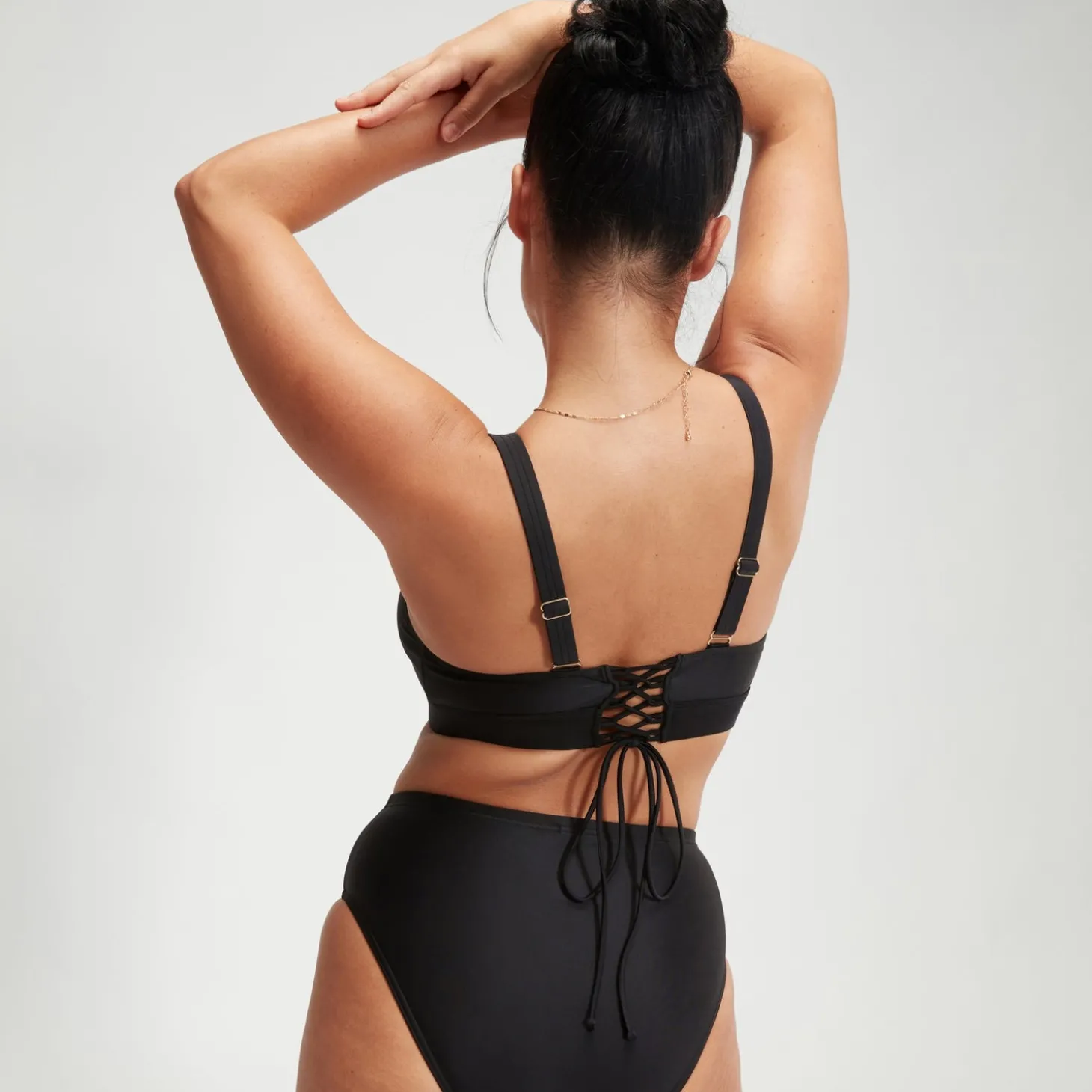Haut Femme effet galbant Triangle noir