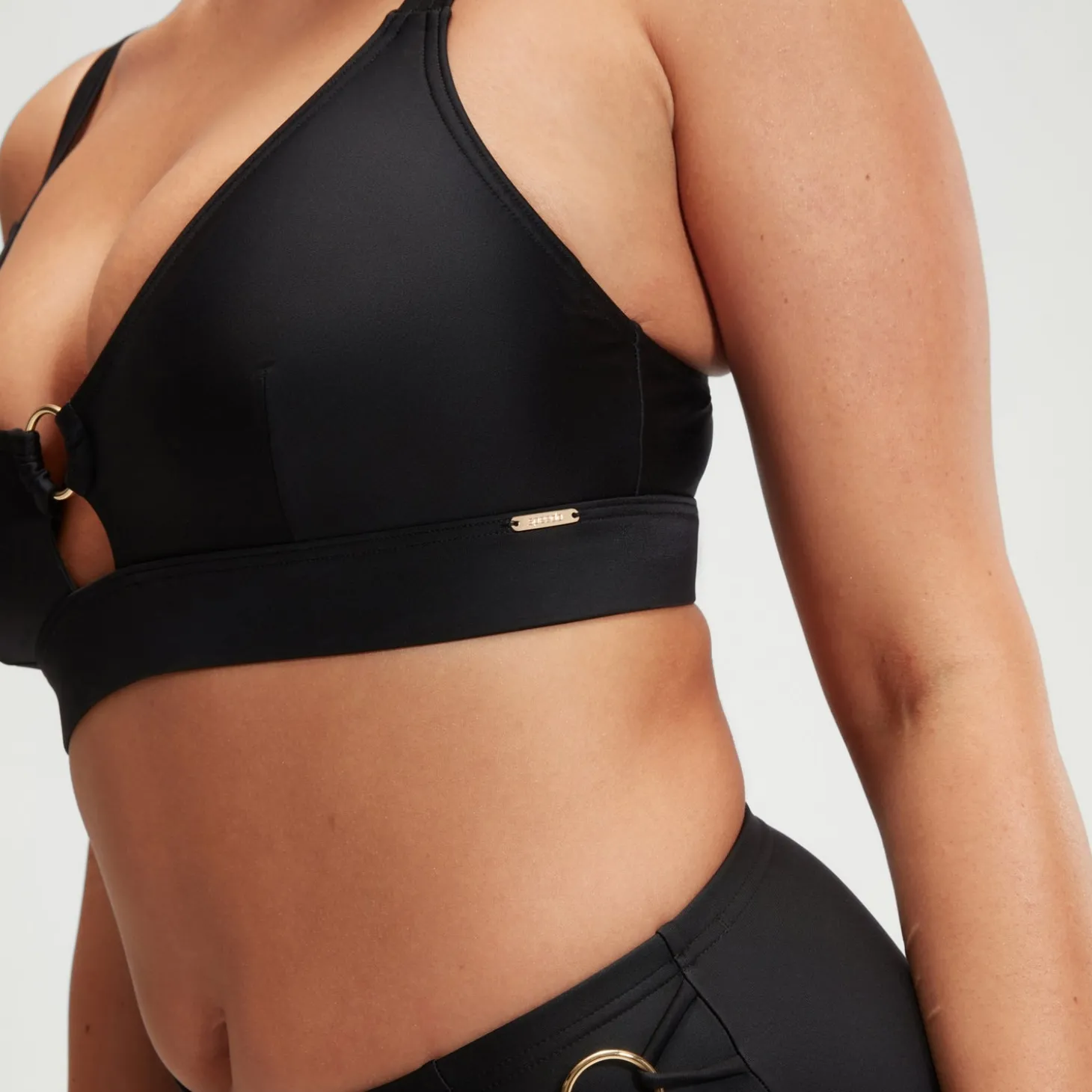 Haut Femme effet galbant Triangle noir