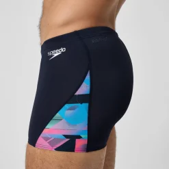 Short de bain Hommes coupe en V Allover Digital pour Hommes Bleu marine profond/Rouge sirène