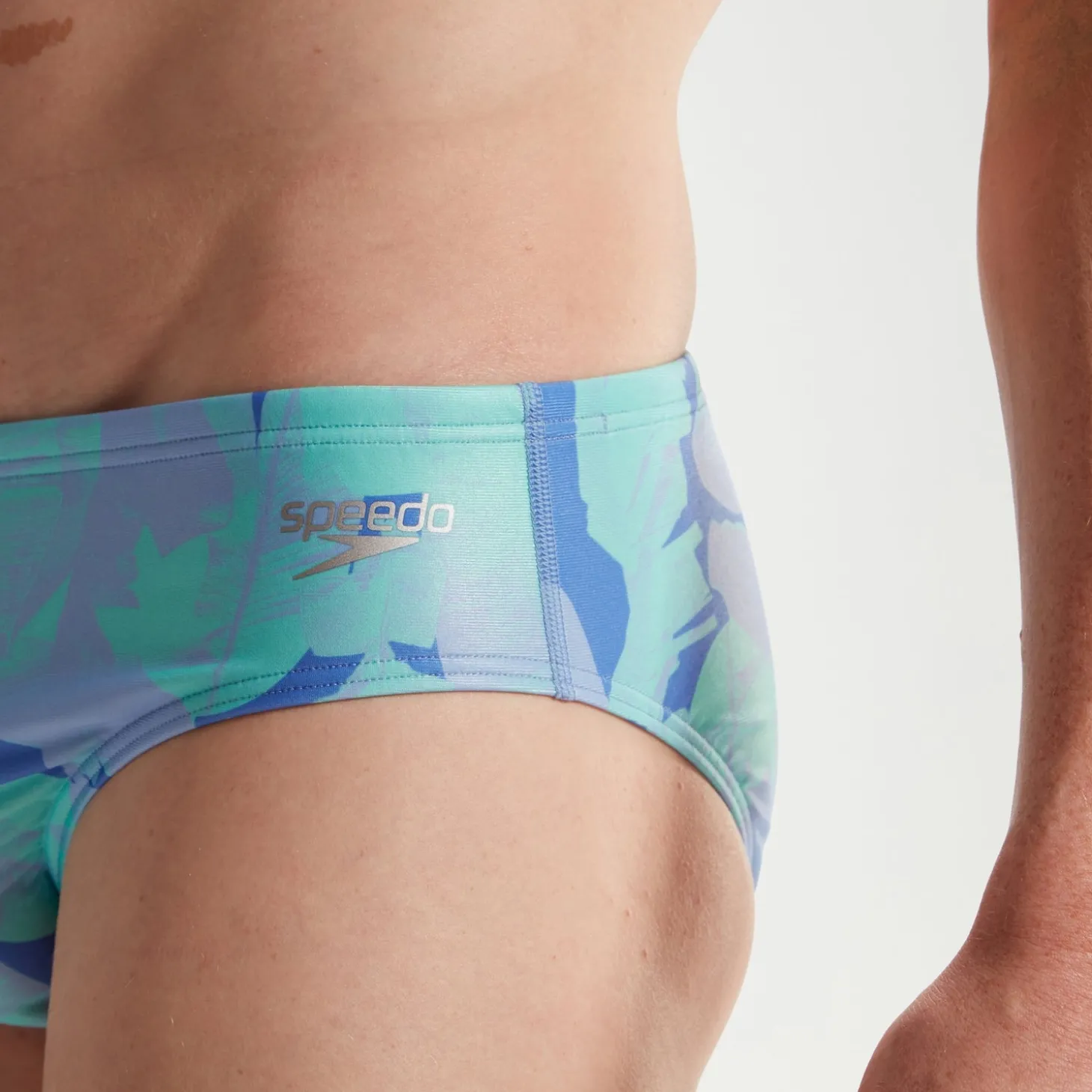 Slip de bain Club Training homme 8 cm Allover Digital Bleu