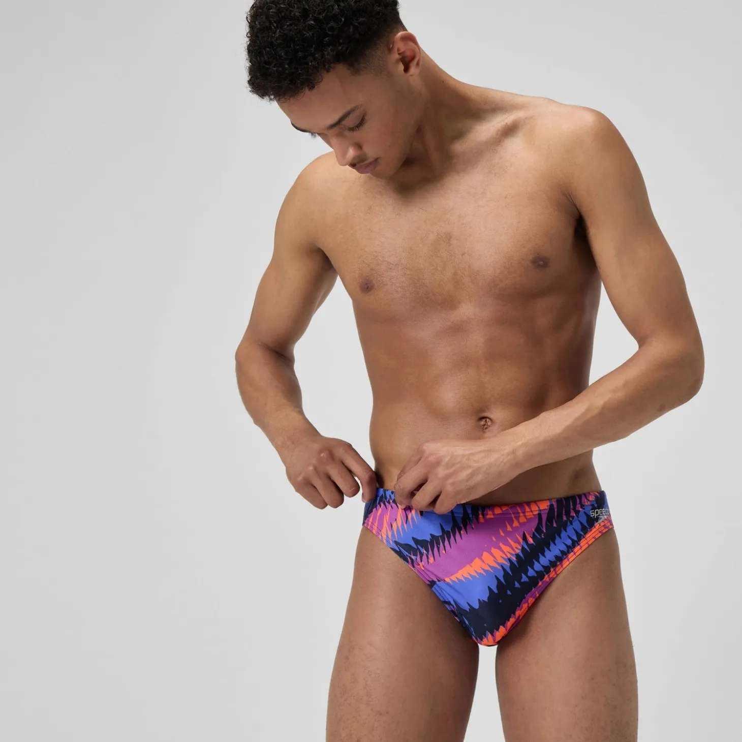 Slip de bain Homme Club Training imprimé 5 cm bleu/rose