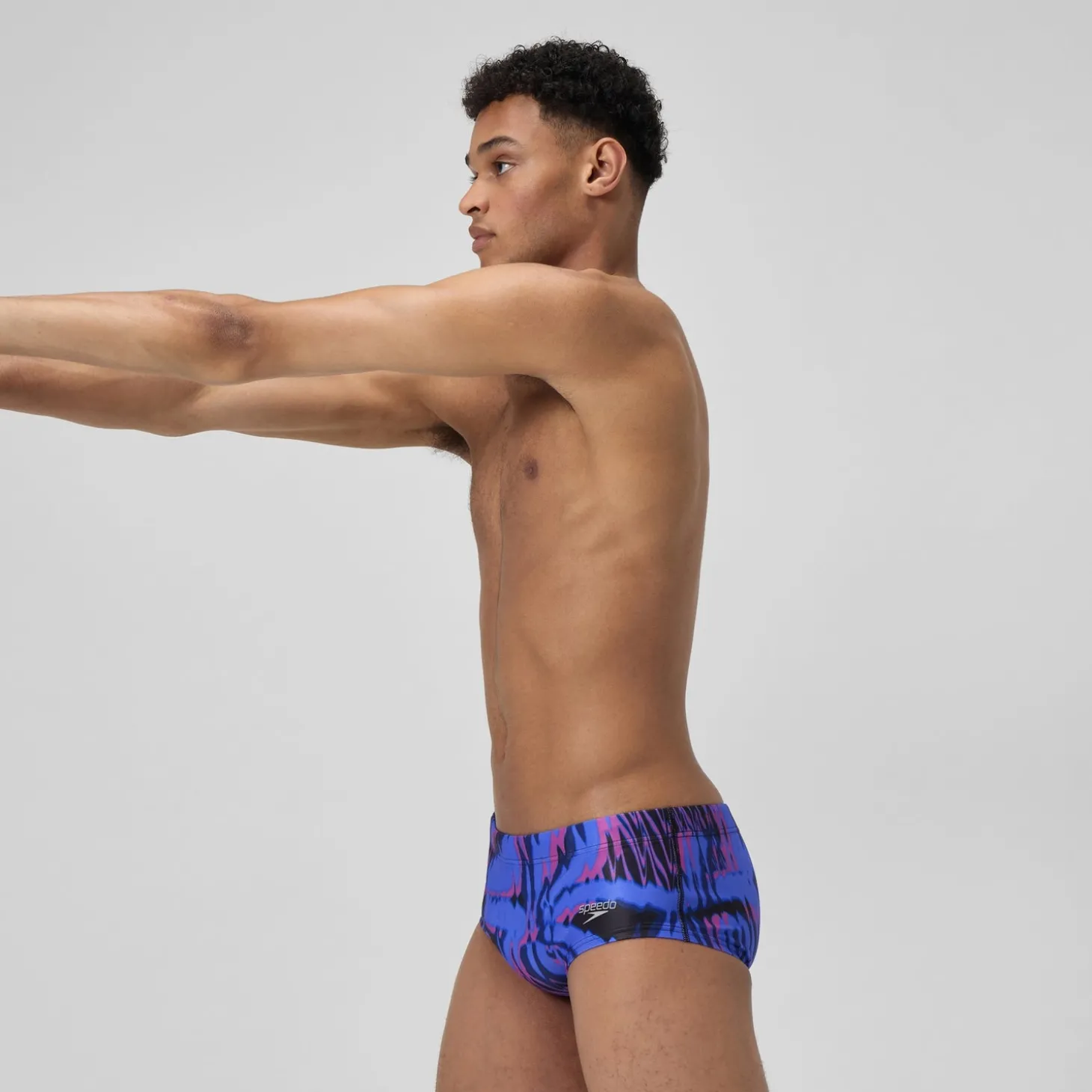 Slip de bain Homme Club Training imprimé 13,5 cm bleu/rose