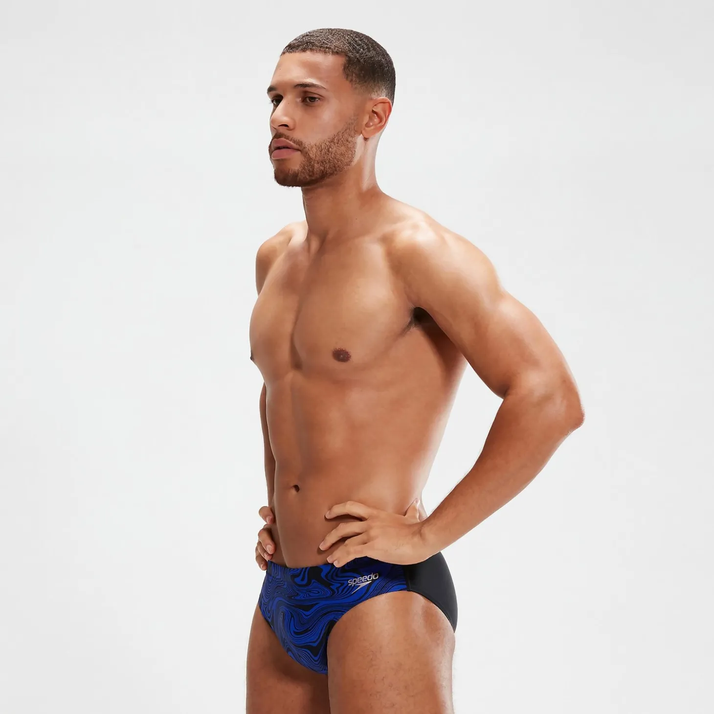 Slip de bain Homme Kaleidoscope V Training 7 cm noir/bleu